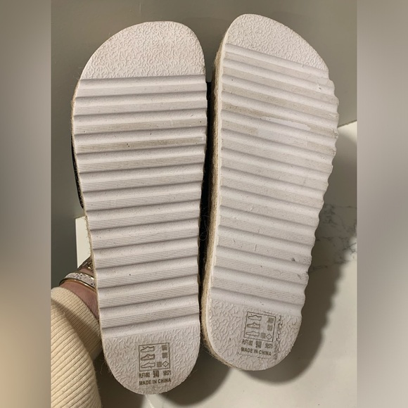 Dirty Laundry Platform Espadrille Sandals - Picture 8 of 9